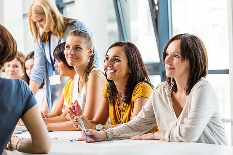 Pflegefachkraft (m/w/d) - Werde Teil un­se­res bun­ten, in­ter­na­tio­na­len Teams! - Hausengel Pflegedienst Düsseldorf - Praxia