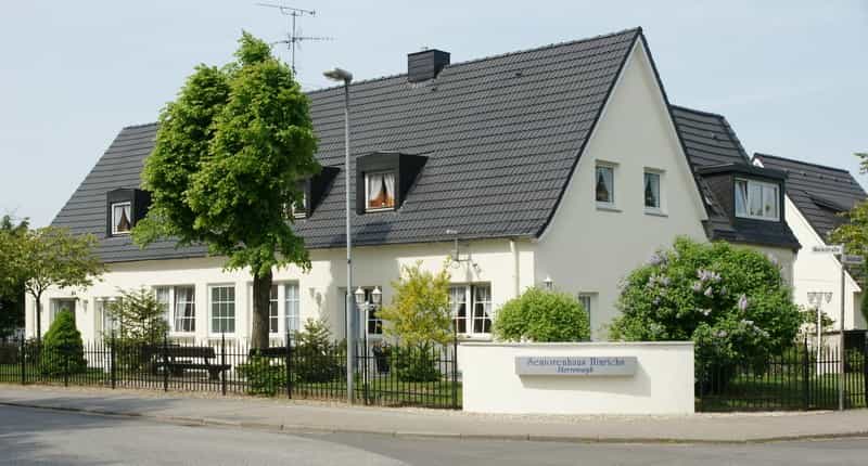 Pflegefachkraft (w/m/d) - Werde Teil unseres Teams! Lübeck - Seniorenhaus Hinrichs Herrenwyk - Praxia