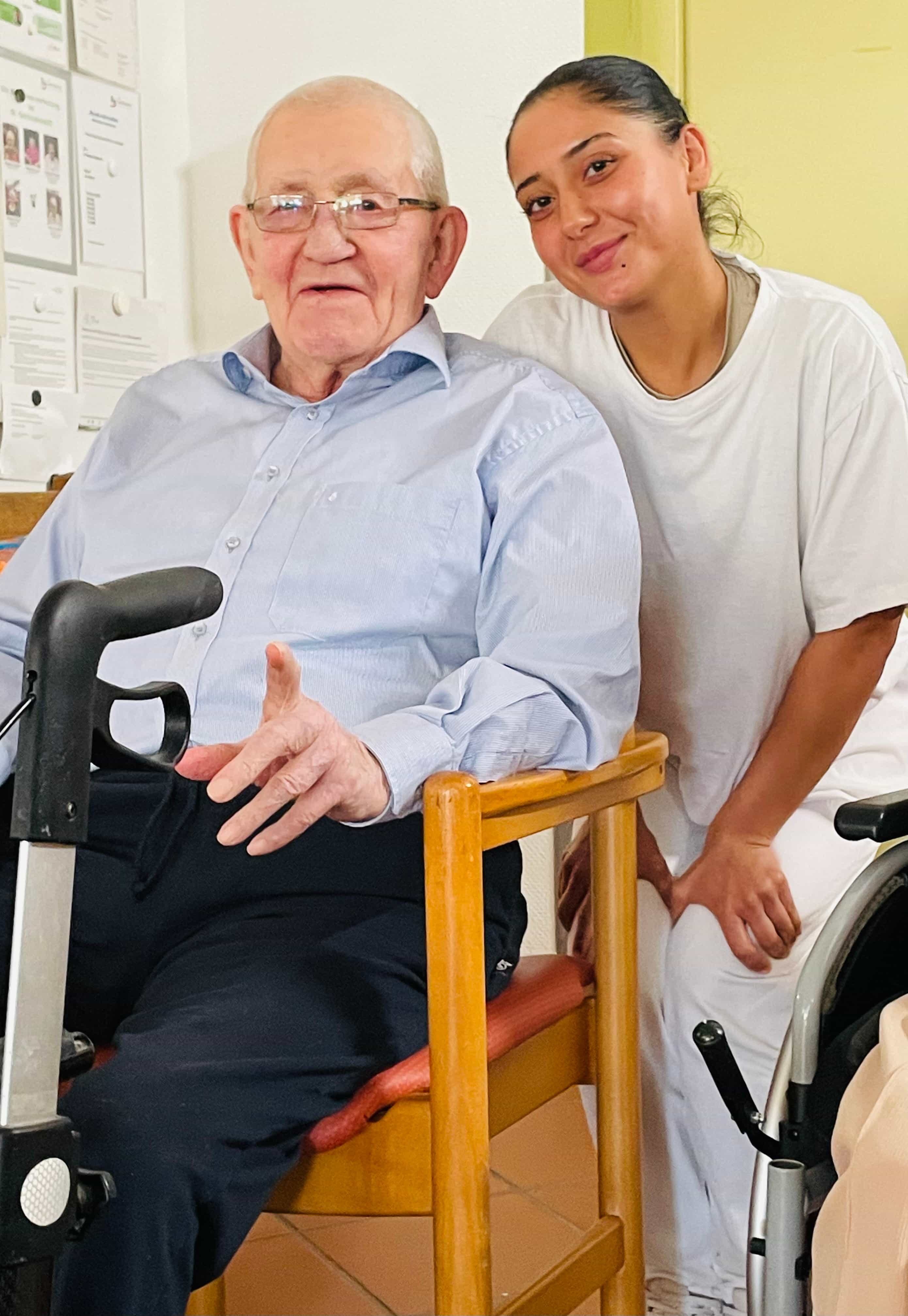 Pflegefachkraft (m/w/d) - Bei uns kannst Du Dich geborgen fühlen! Greven - St. Gertrudenstift GmbH - Praxia