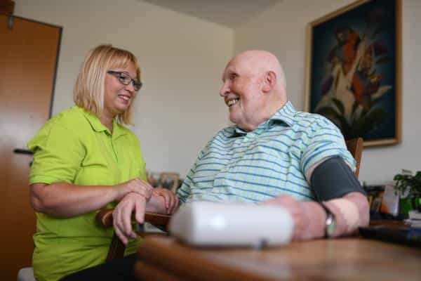 Pflegefachkraft im ambulanten Dienst (m/w/d) - Ihr neuer Arbeitsplatz mit attraktiven Arbeitszeiten! Ravensburg - Stiftung Liebenau Sozialstation St. Anna Ravensburg - Praxia