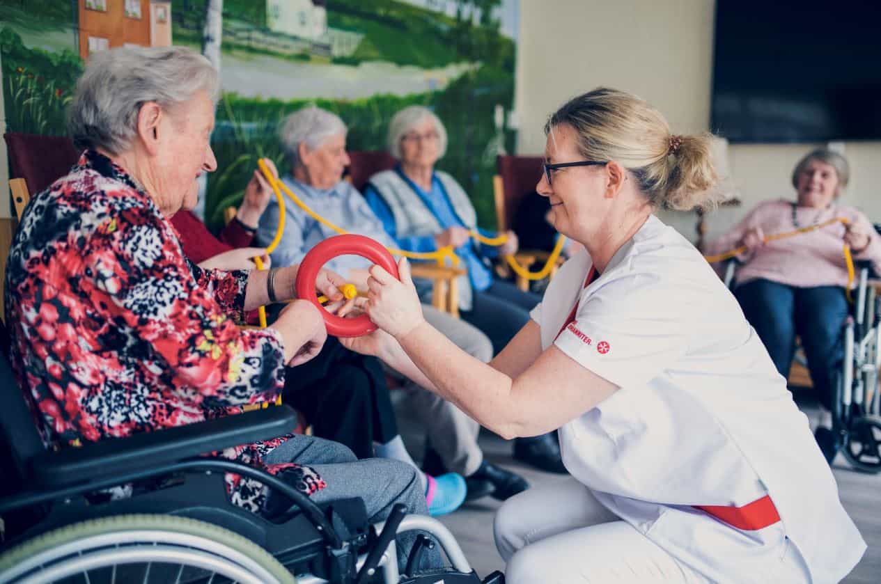 Pflegefachkraft (m/w/d) in Teilzeit (30-35 Stunden pro Woche) - Bei uns gehst Du mit Freude ans Werk! Heidenau - Johanniterhaus Heidenau - Praxia