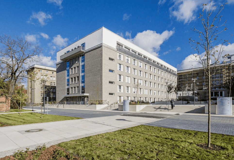 Pflegefachkraft (m/w/d) für die Anästhesie, operative Intensivmedizin und Schmerztherapie - Weil wir stolz sind, ein:e Friedrichhainer:in zu sein!  Berlin - Vivantes Klinikum im Friedrichshain - Praxia