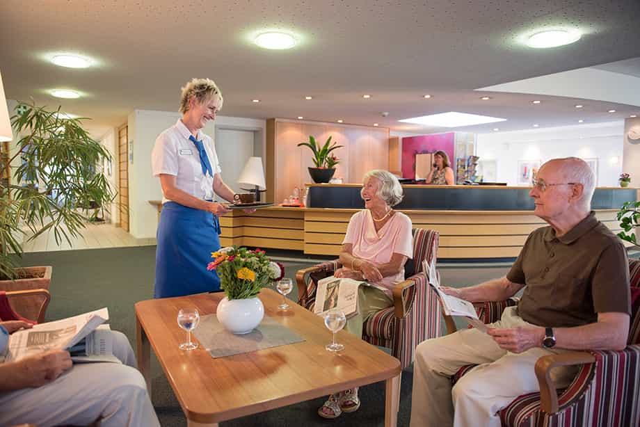 Gerontopsychiatrische Fachkraft (m/w/d) im ambulanten Dienst - Ein motiviertes Team und sympathische Menschen warten auf Sie! - KWA Parkstift St. Ulrich - Praxia