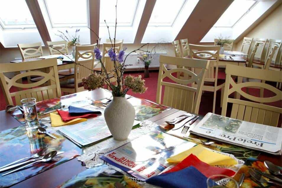 Pflegefachkraft (m/w/d) in Voll- und Teilzeit - Komm' zu uns in Team! Löbau - Pflege mit Herz Ivette Riegel - Praxia