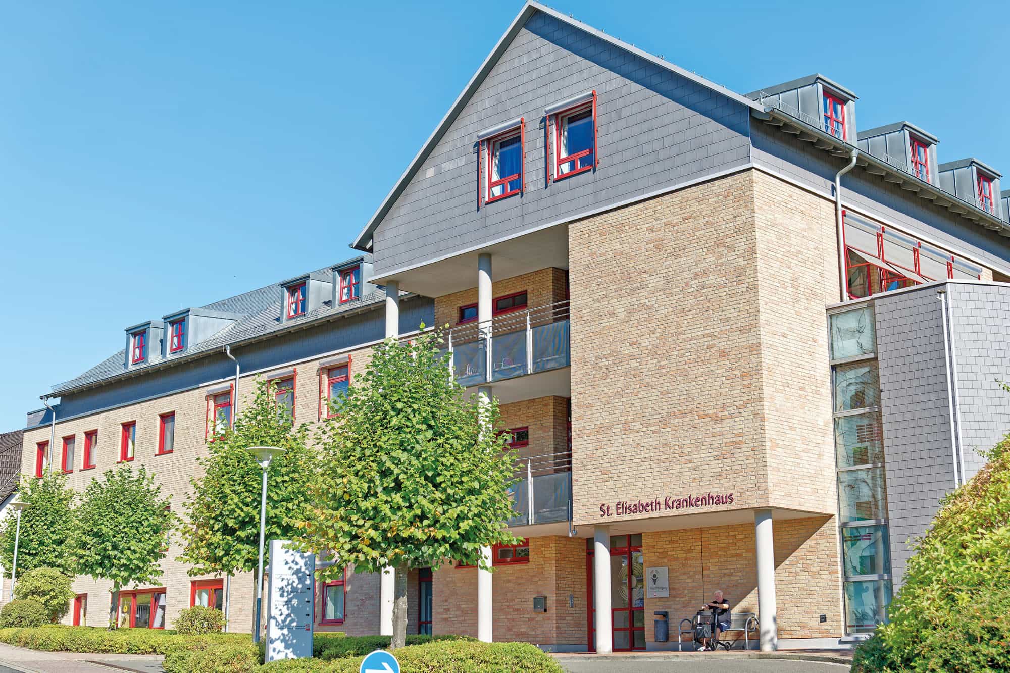 Pflegefachkraft als Dauernachtwache (m/w/d) – Bei uns startet Ihre Karriere! Lengenfeld unterm Stein - Kompetenzzentrum für Geriatrie St. Elisabeth - Praxia