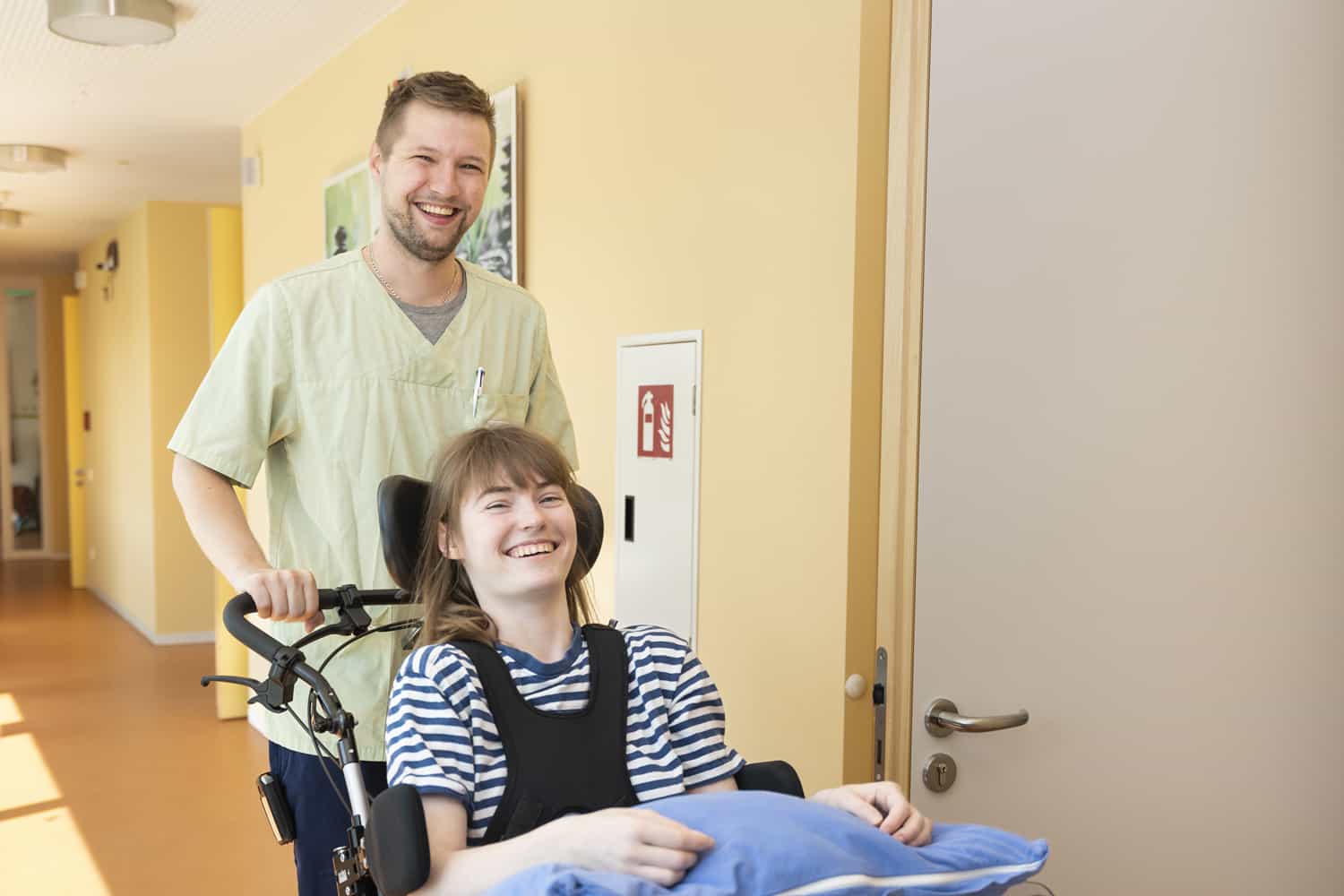 Pflegefachkraft mit Pflegebasiskurs/Heimbeatmungskurs (m/w/d) für unsere Intensivpflege  - Wir freuen uns auf Dich! München - Intensivpflegedienst Kompass- München-Schwabing-West - Praxia