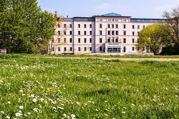 Pflegefachkraft (m/w/d) - Werden Sie unser:e Held:in! Magdeburg - Vitanas Demenz Centrum Am Schleinufer - Praxia