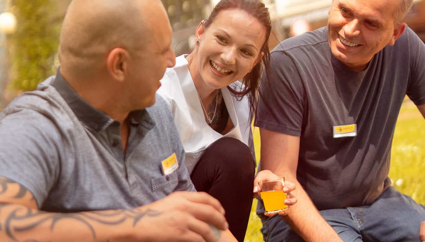 Pflegeassistenz (m/w/d) mit ein- oder zweijähriger Ausbildung in Teilzeit - Herzlich willkommen! - Pflege Gemeinsam Krefeld - Praxia