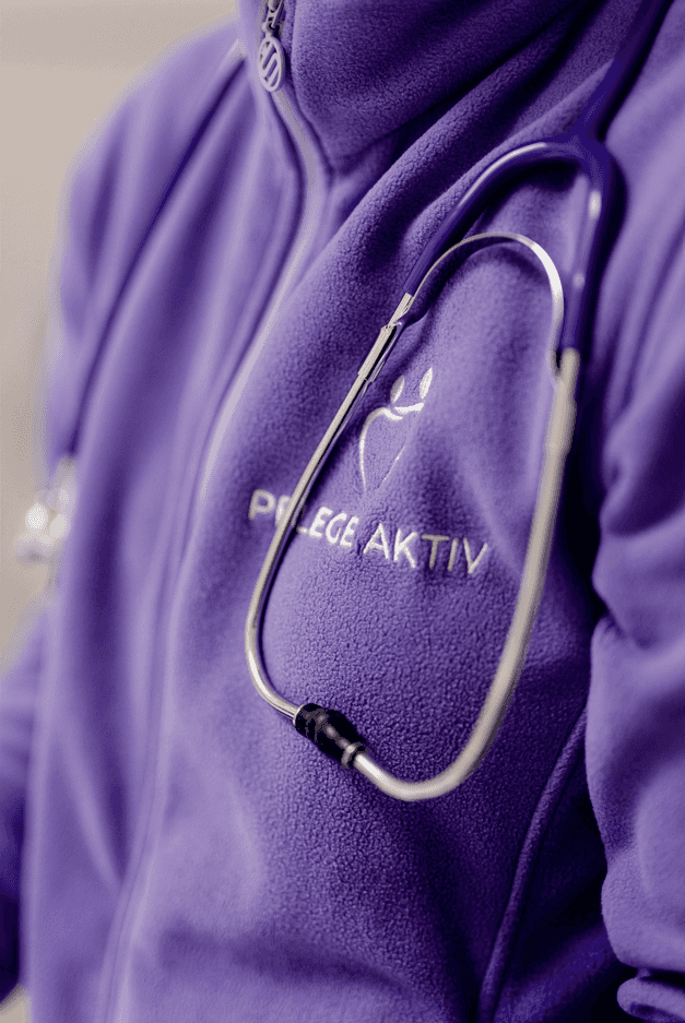 Pflegehilfskraft (m/w/d) mit Pflegebasiskurs - Teamplayer:in mit Herz gesucht! Berlin - Pflege Aktiv Laura Friedrich - Praxia