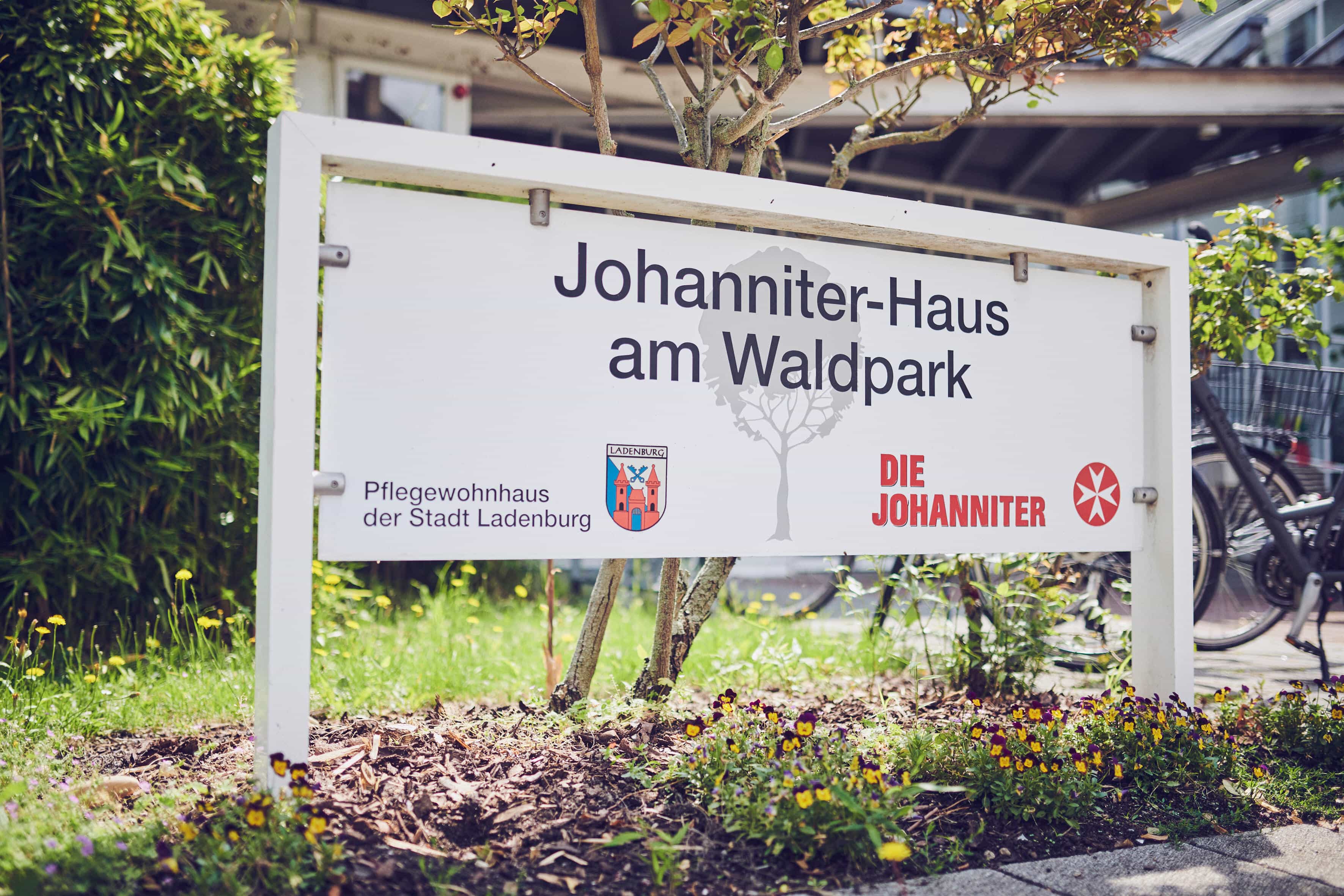 Pflegefachkraft (m/w/d) - wir haben den passenden Job für Dich! - Johanniter-Haus am Waldpark - Praxia