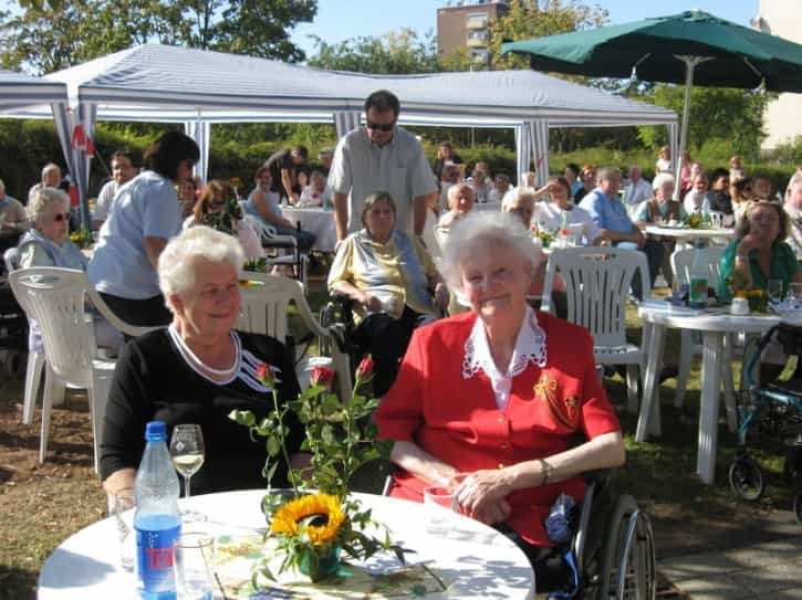 Pflegefachkraft (m/w/d) im Nachtdienst in Teilzeit - Bringe Deinen Beruf und Dein Privatleben in Einklang! - Altenpflegeheim Martin-Niemöller-Haus - Praxia