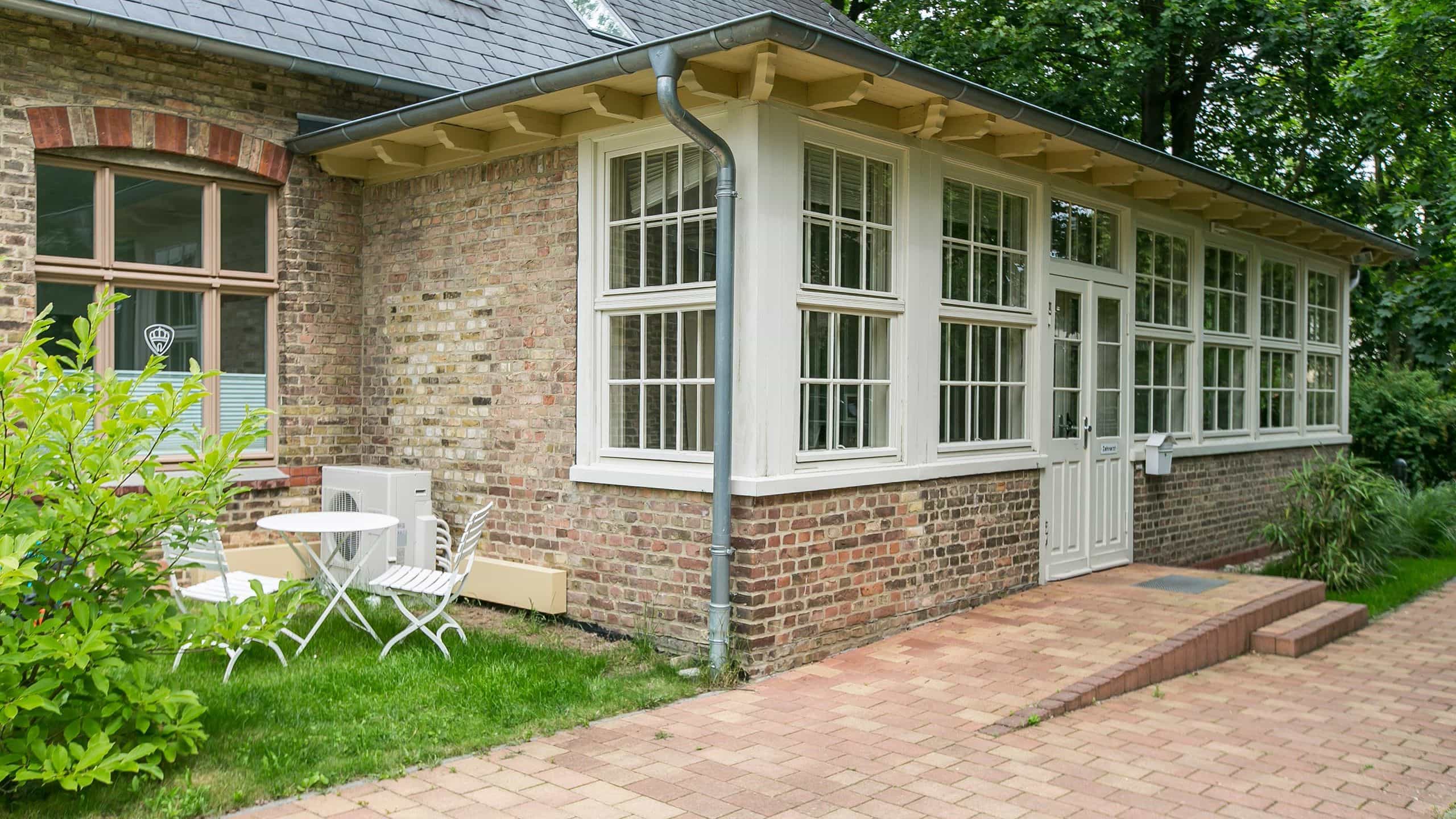 Zahnmedizinische:r Fachangestellte:r (m/w/d) Assistenz - Kommen Sie ins Team! Potsdam - Zahnarztpraxis am Krongut | ZA Augsten & Kollegen - Praxia