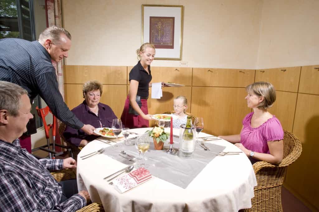 Pflegefachkraft (m/w/d) im Tagdienst für die Geriatrie - Wir suchen Zuwachs in unserem Team! Bonn - Kaiser-Karl-Klinik - Praxia