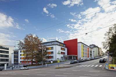 Gelernte Pflegehilfskraft (m/w/d) in Teilzeit für den Tagdienst - Werde Teil eines offenen und aufgeschlossenen Teams! Stuttgart - Seniorenzentrum „Am Birkenwald“ - Praxia