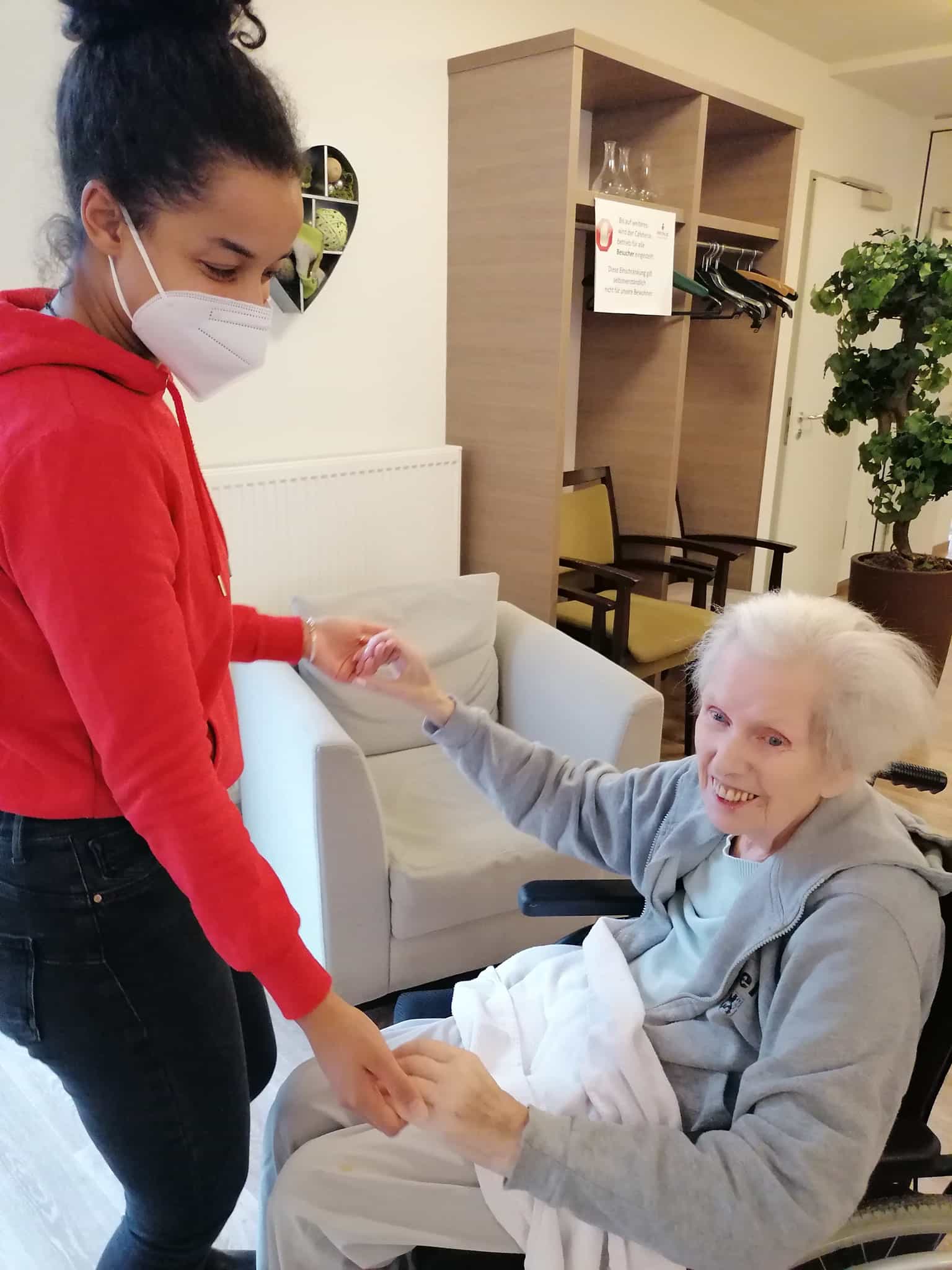 Pflegefachkraft (m/w/d) - Wir bieten Dir alle Möglichkeiten! Düsseldorf - PRO TALIS Seniorenzentrum An der Rotdornstraße - Praxia