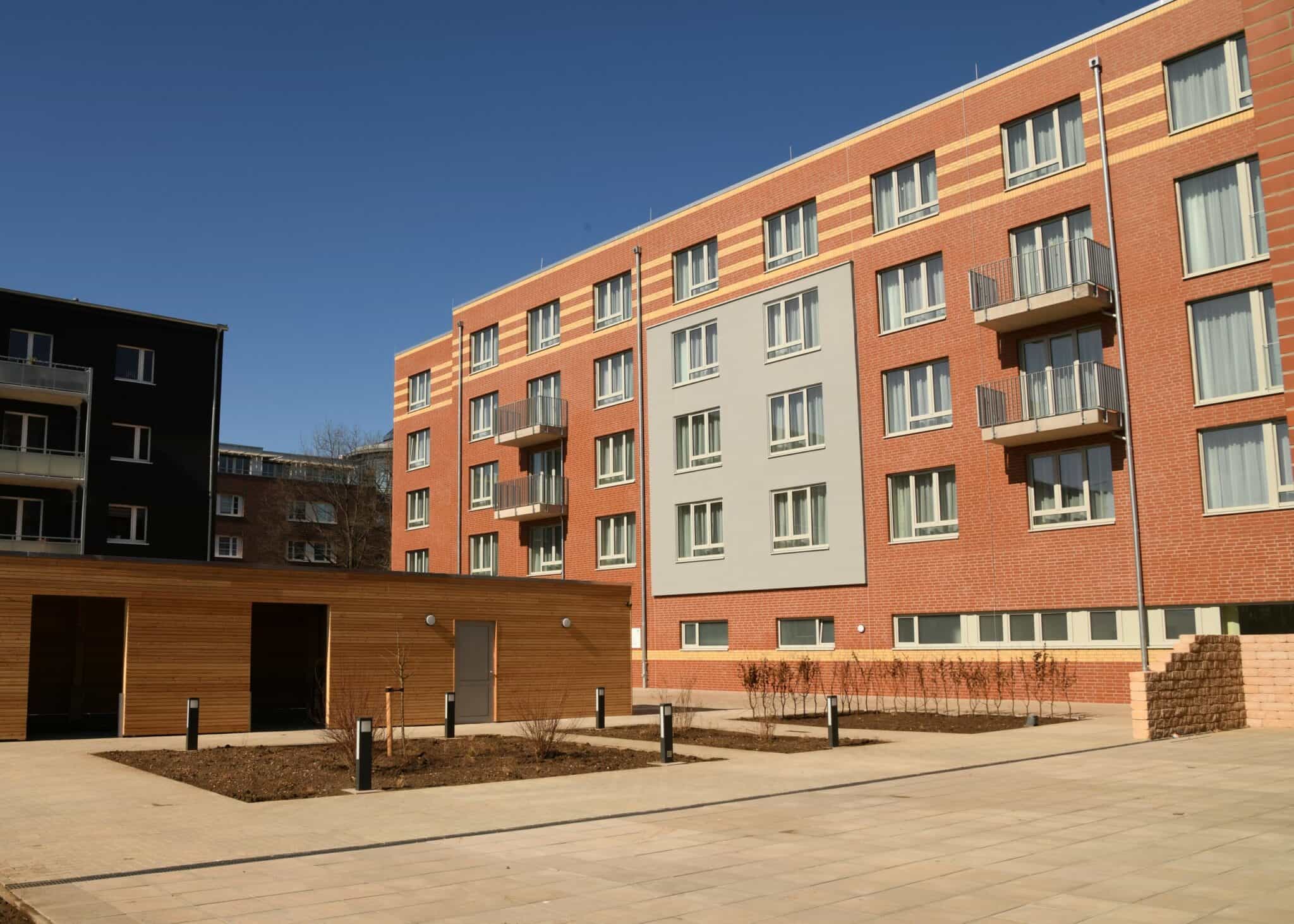 Pflegefachkraft (m/w/d) - Starte mit uns in eine gemeinsame Zukunft! Magdeburg - AZURIT Seniorenzentrum Domblick - Praxia