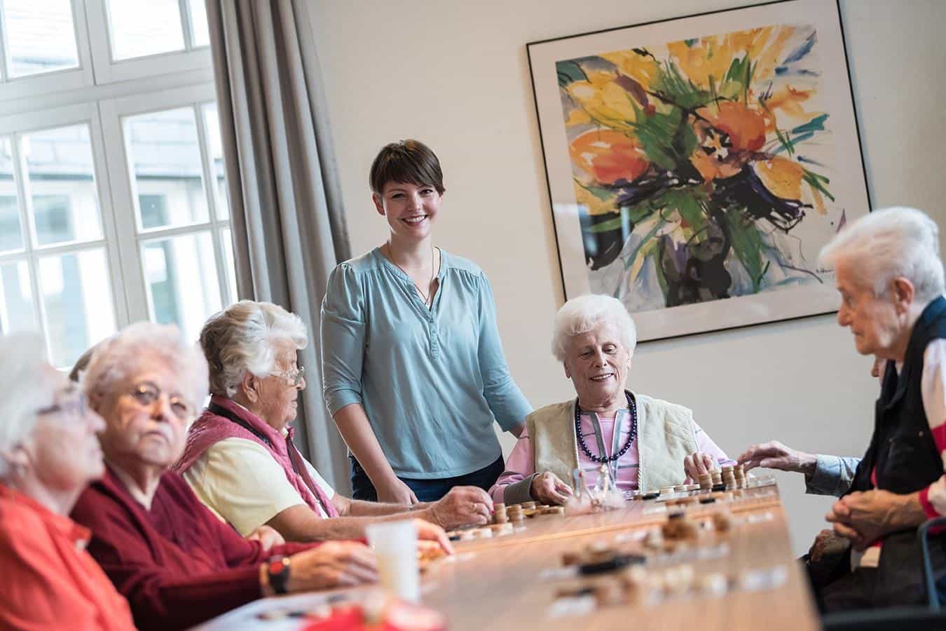 Wohnbereichsleitung (m/w/d) - Gemeinsam Gutes tun!  Dresden - Altenpflegeheim St. Michael - Praxia