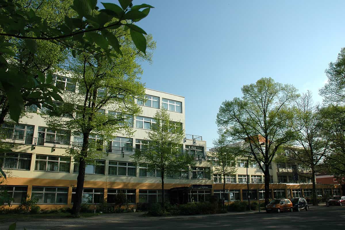 Altenpfleger:in (m/w/d) für den Böhm-Demenzbereich - Werde unser Held! Berlin - Vitanas Senioren Centrum Am Schäfersee - Praxia