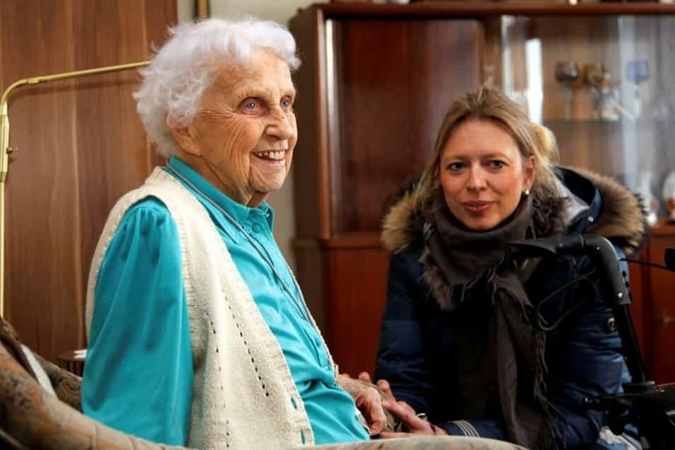 Pflegefachkraft (m/w/d) in Voll- und Teilzeit - Komm' zu uns in Team! Löbau - Pflege mit Herz Ivette Riegel - Praxia