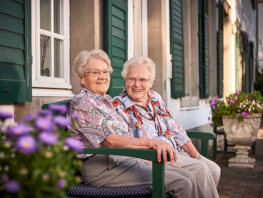 Pflegefachassistenz (m/w/d) - Auf Augenhöhe, transparent und innovativ! Bonn - Cellitinnen St. Adelheidisstift Seniorenhaus - Praxia