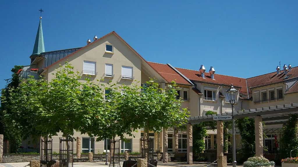 Pflegefachkraft (m/w/d) - Werden Sie Teil unserer Gemeinschaft! Forst - BruderhausDiakonie - Seniorenheim im Kirchengarten - Praxia