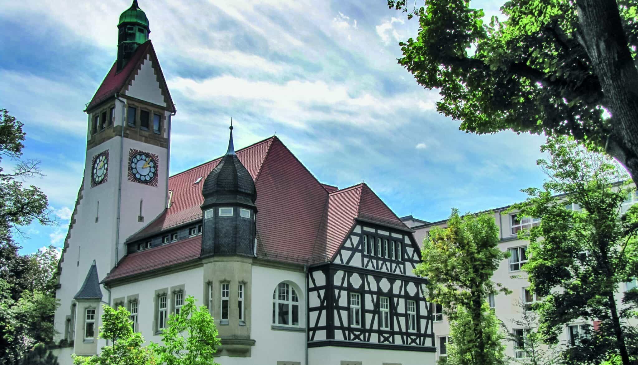 Gelernte Pflegehilfskraft (m/w/d) - Auf Dich wartet Deine maßgefertigte, personalisierte Pflegestelle! Chemnitz - AZURIT Seniorenzentrum Altes Rathaus - Praxia