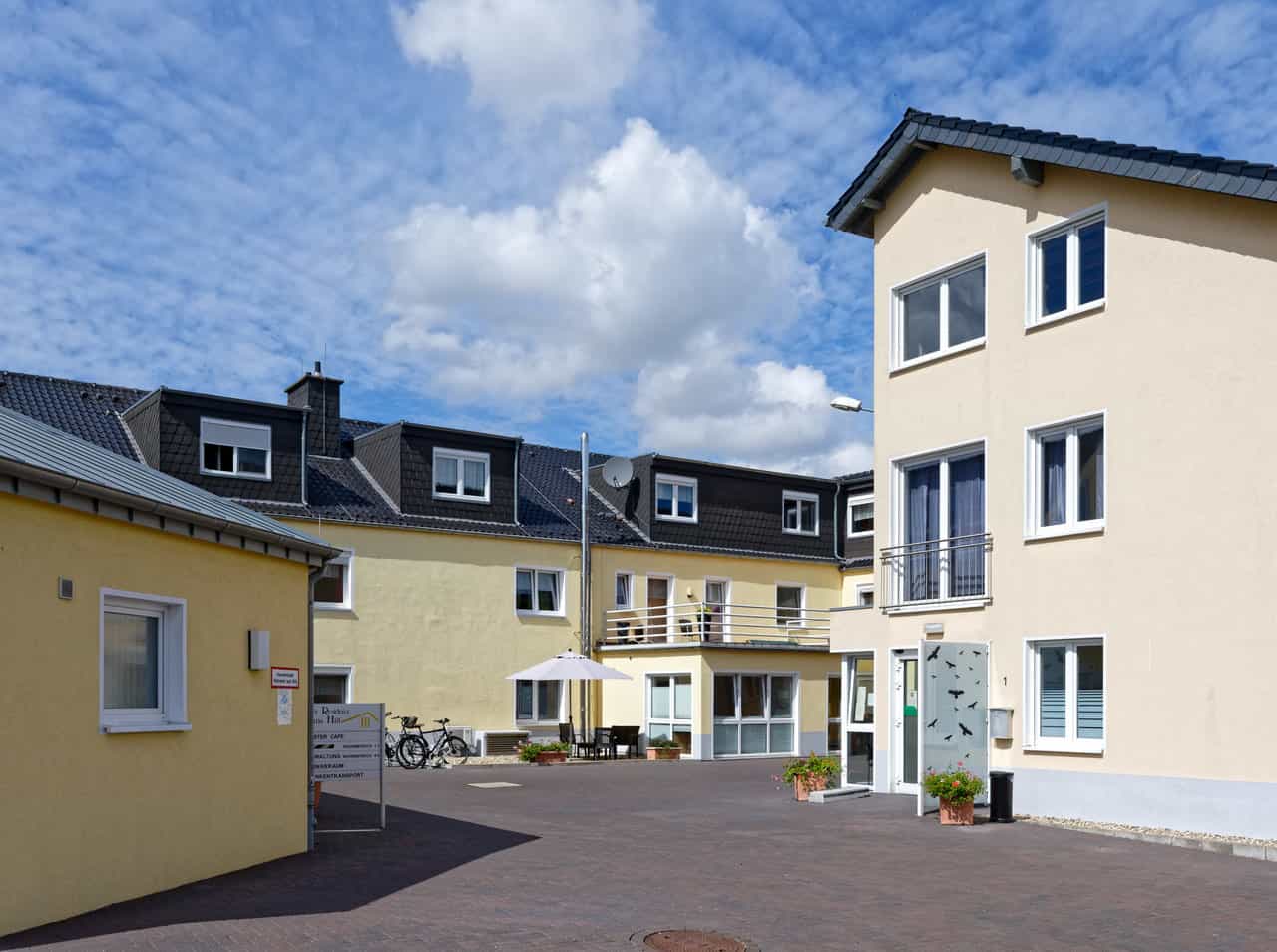 Pflegefachkraft (m/w/d) - Wir bieten Dir alle Möglichkeiten! Bedburg - Klosterresidenz Maria Hilf - Praxia