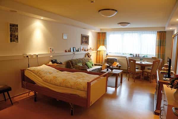 Pflegefachkraft (m/w/d) - Bei uns macht Pflege Spaß! - AWO Pflegeheim "Birkenhof" - Praxia
