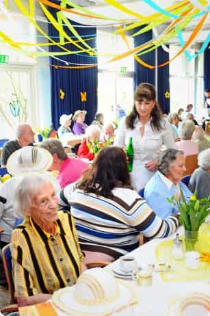 Stellvertretende Wohnbereichsleitung (w/m/d) - Teamplayer:in mit Herz gesucht! Hamburg - Seniorenzentrum St. Markus - Praxia