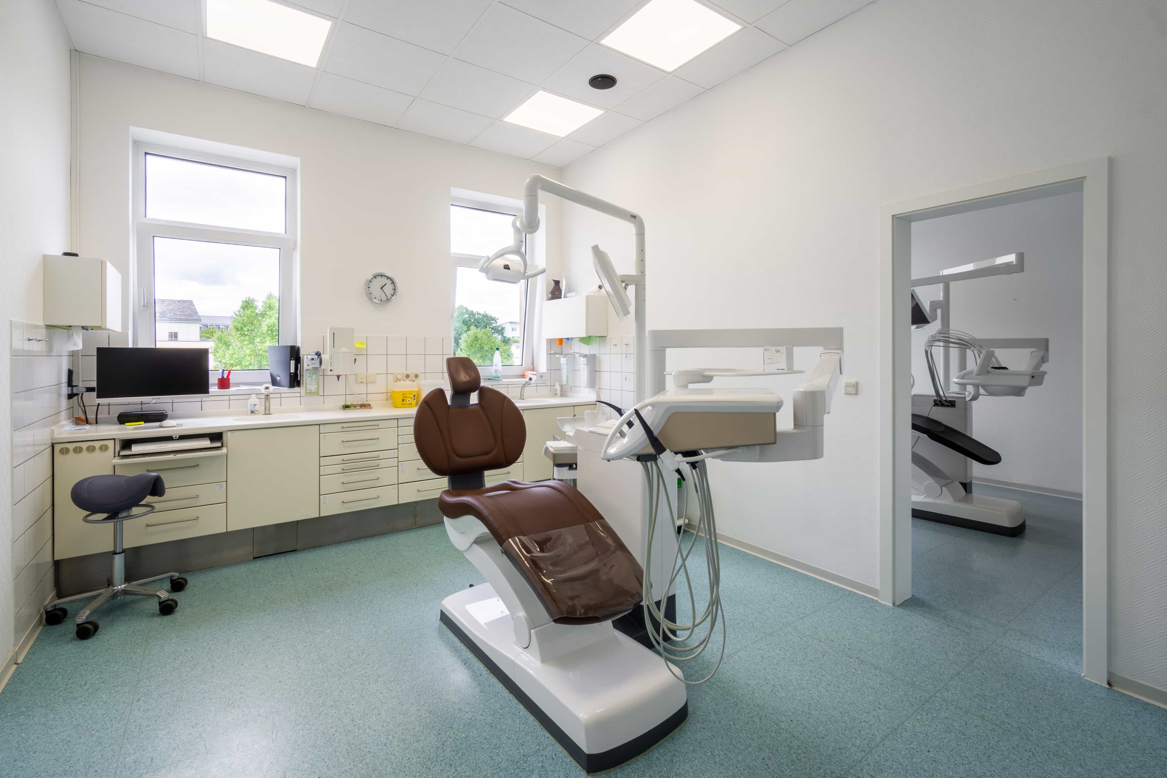 Zahnmedizinische:r Fachangestellte:r (m/w/d) - Werden Sie Teil des Teams! Dresden - Dental21 Dresden Neustadt - Praxia