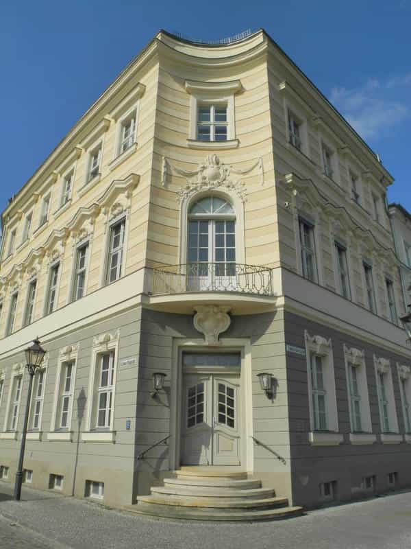 Mitarbeiter:in (m/w/d) für die Rezeption und Abrechnung - Wir sichern heute Ihre Zukunft! Potsdam - Kieferorthopädie im Achteckenhaus - Praxia