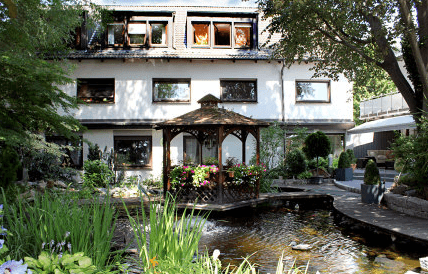 Pflegefachkraft (m/w/d) in Vollzeit - Wir ziehen an einem Strang! Nürnberg - Altenpflegeheim Lerchenbühl - Praxia