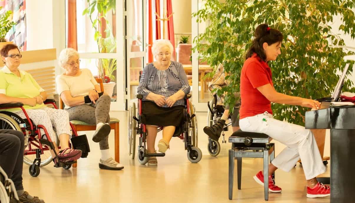 Pflegefachhelfer:in (m/w/d) - Werden Sie Teil unseres Teams! Rödental - AWO Seniorenzentrum Rödental - Praxia