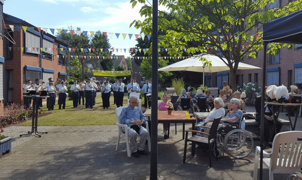 Initiativbewerbung für Pflegefachkraft (w/m/d) - Komm' zu uns mit Deinen Stärken und Schwächen! Jüchen - Seniorenzentrum Haus Maria Frieden - Praxia