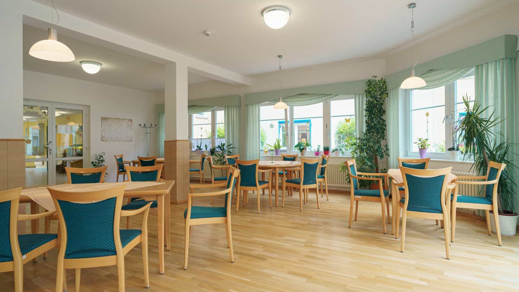 Pflegefachkraft im ambulanten Dienst (w/m/d) - Mutige Mutmacher:innen gesucht! Jüterbog - AWO Seniorenzentrum Jüterbog - Praxia