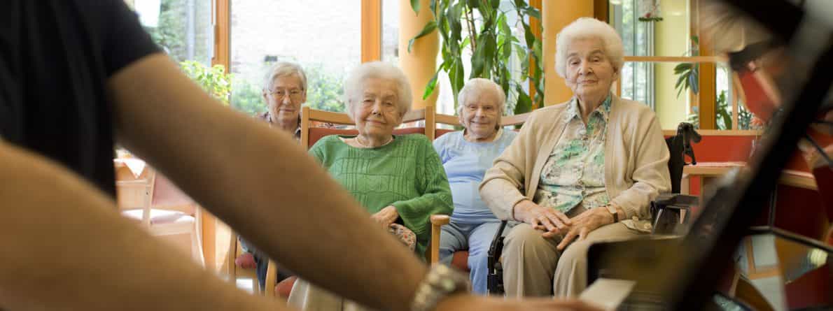 Pflegefachkraft für unseren stationären Bereich (m/w/d) - Unser Team sucht Sie! - Ev. Altenzentrum Oerlinghausen - Praxia