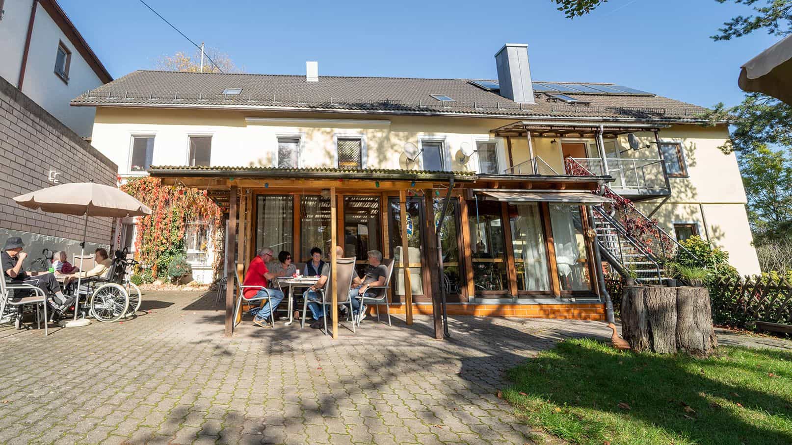 Pflegefachkraft (w/m/d) - Pflege mit Herz - Ruhesitz Stein GmbH - Praxia