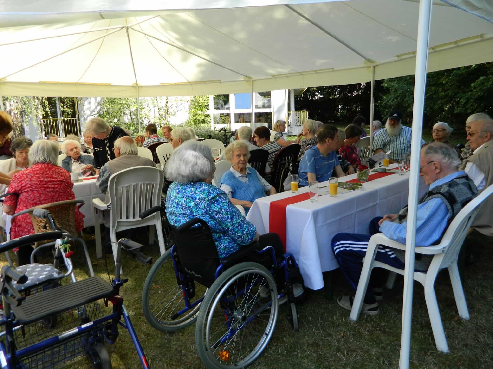 Qualitäts- und Pflegeprozessbeauftragte:r (m/w/d) - Ein Arbeitsplatz in einer familiären Arbeitsatmosphäre! Berlin - Pro Seniore Krankenheim Eichborndamm - Praxia