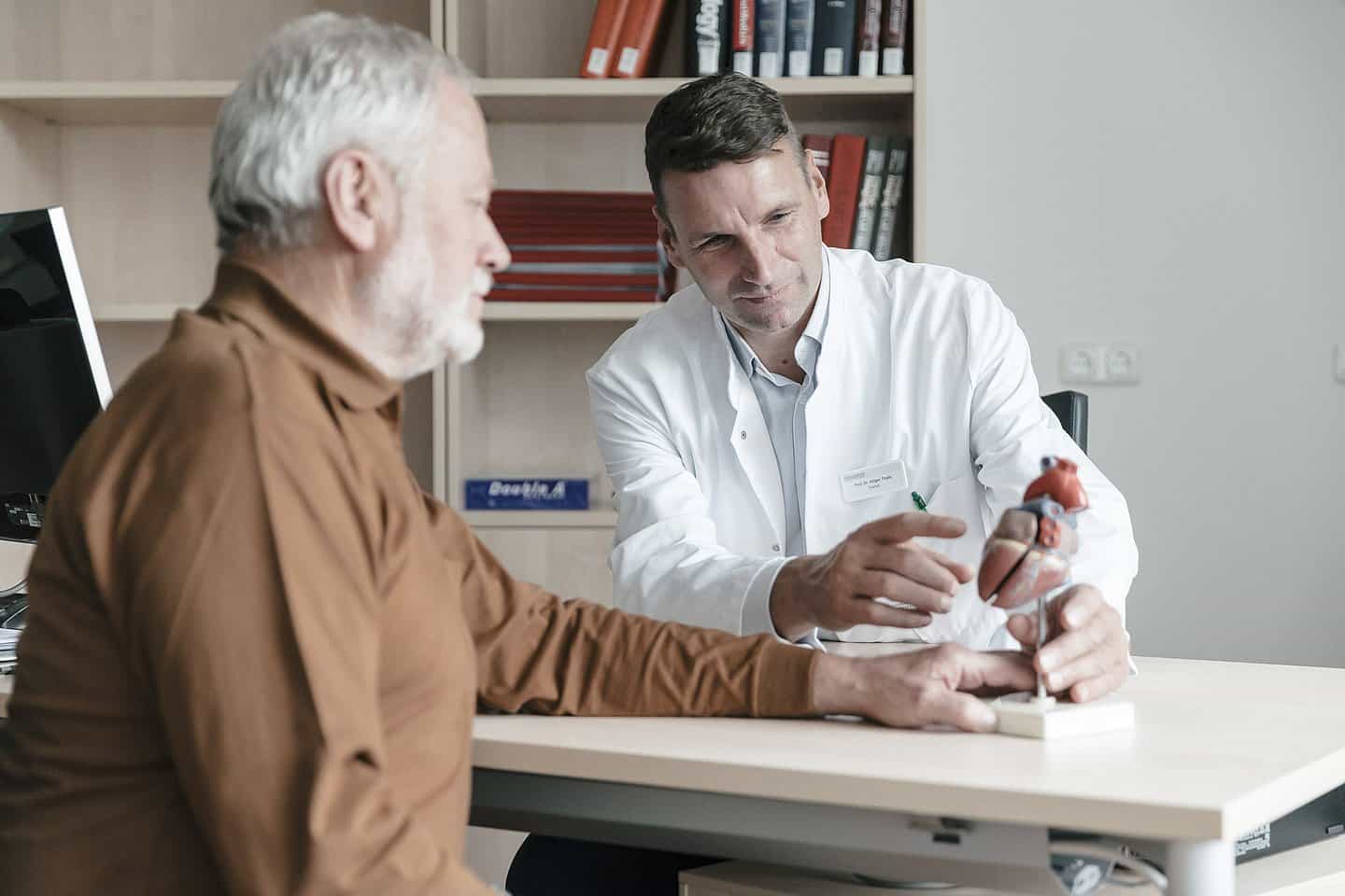 Pflegefachkraft (m/w/d) für unsere Chest Pain Unit - ein sicherer Arbeitsplatz mit individueller Mitarbeitendenbetreuung wartet auf Dich! Leipzig - Helios Herzzentrum Leipzig - Praxia