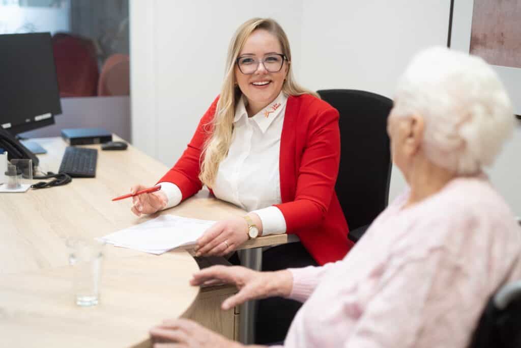 Pflegefachkraft (m/w/d) – Dein neuer Arbeitsplatz mit attraktiven Arbeitszeiten! Kella - Lärz & Weiß WG St. Marien Kella - Praxia