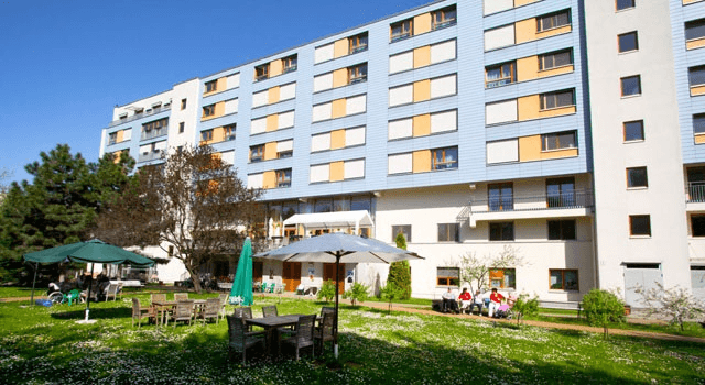 Gelernte Pflegehilfskraft (m/w/d) - Bei uns startet Deine Karriere! Berlin - Seniorenheim Schleusinger Straße - Praxia