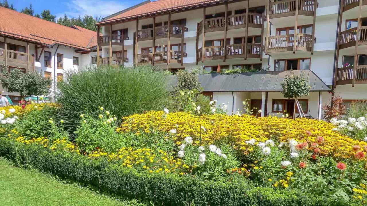 Pflegefachkraft (m/w/d) mit Schwerpunkt Gerontopsychiatrie - Verändern Sie mit uns die Pflegewelt! - AZURIT Seniorenzentrum St. Benedikt - Praxia