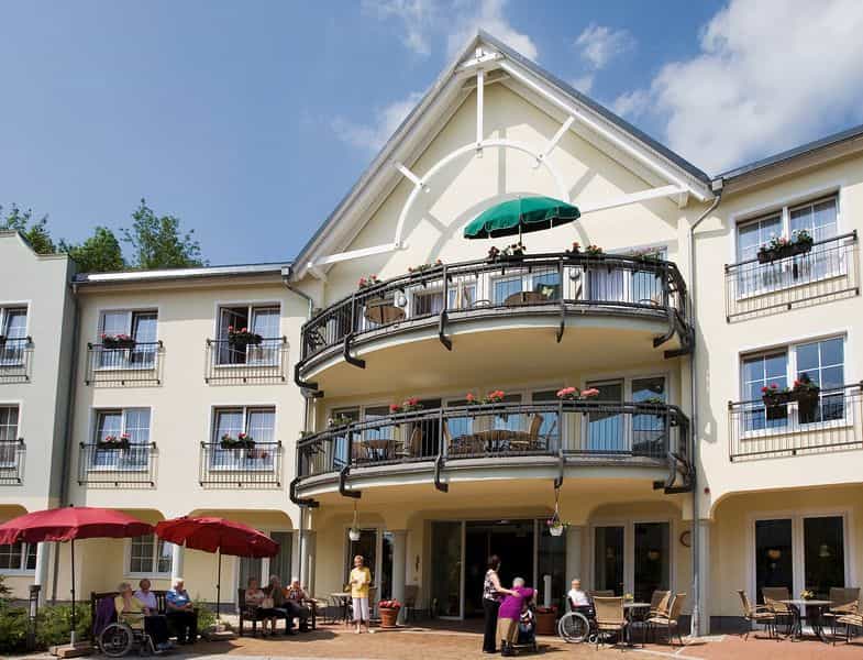 Pflegehelfer:in / Pflegeassistent:in mit Ausbildung (m/w/d) - Gestalte Gesundheit bei der Cura in Oelsnitz! Oelsnitz/Erzgebirge - CURA Seniorencentrum Oelsnitz - Praxia