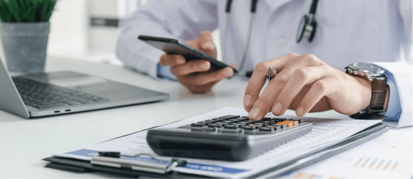 Arzt berechnet Pflegeheim Kosten